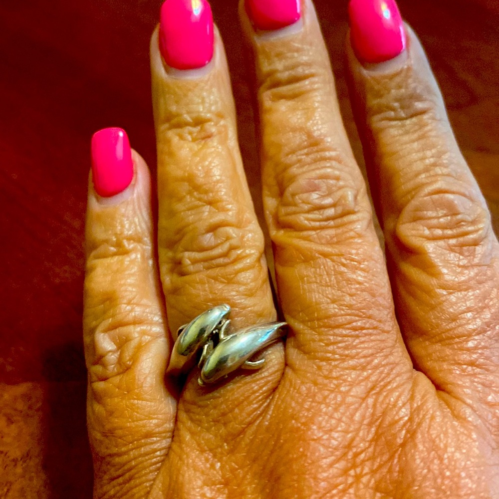 Sterling silver dolphin ring size 7